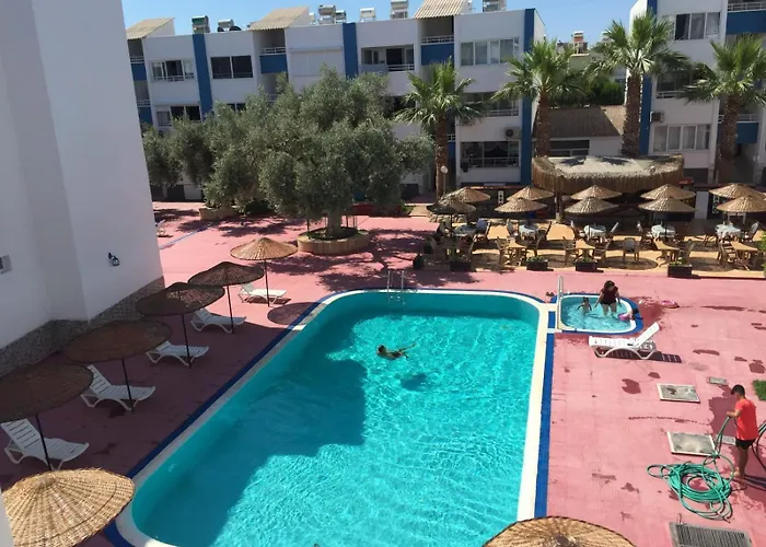 Peyda Apartahotel